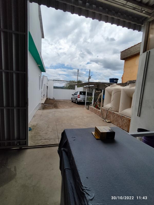 Casa com galpão